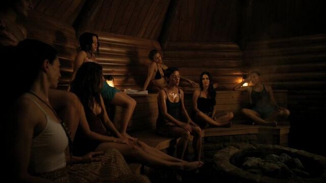 Claudia Black, S.Grimes, A.L.McCord, J.Stroup in bikini - 90210 3x13 - It's Getting Hot In Here (2) - sex-onlayn.com